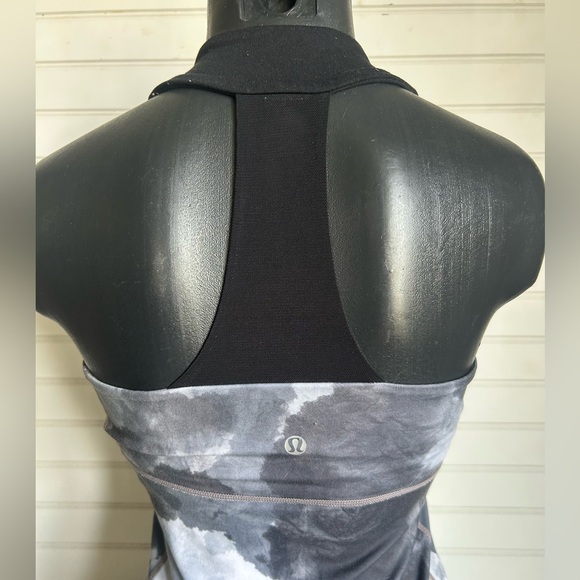 LULULEMON Scoop Neck tank top in excellent condition size 6 - Picture 6 of 6